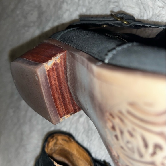 Women’s Clark’s Ankle Booties with Buckle 🌵7.5 - Picture 6 of 10